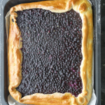 Finsk blåbärskaka färdigbakad