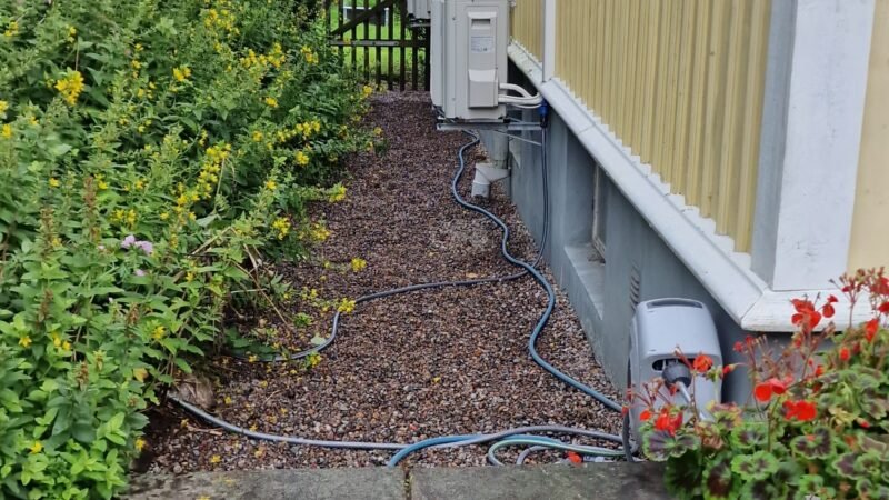 Fixat gången på ovansidan av huset